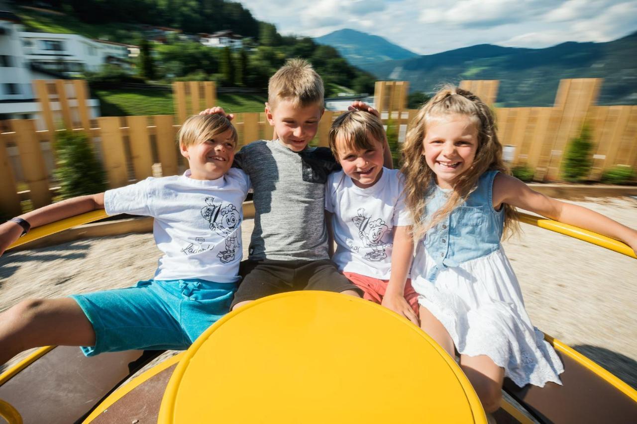 Kinderhotel Laderhof Ladis Exterior foto
